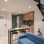 & Pool - 365 Apartman Tirana