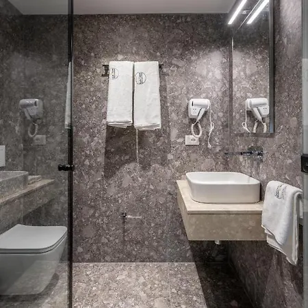 & Pool - 365 Apartment