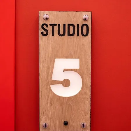 & Pool - 365 Apartment