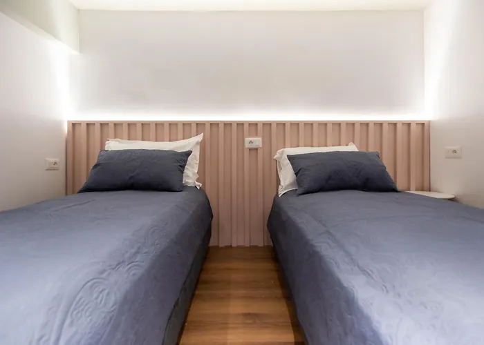 & Pool - 365 * 地拉那