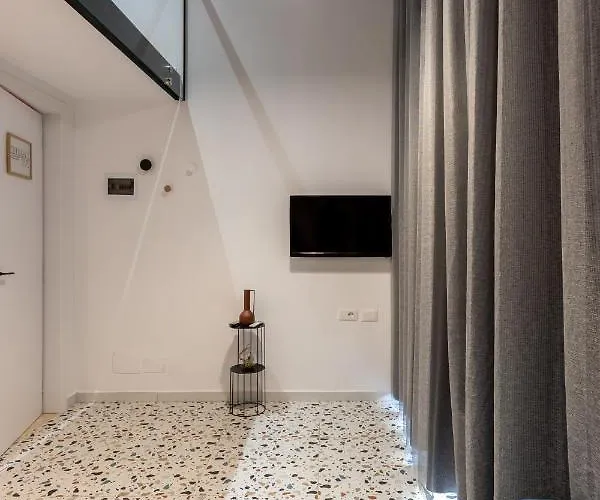 & Pool - 365 地拉那