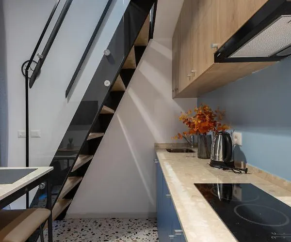 & Pool - 365 地拉那