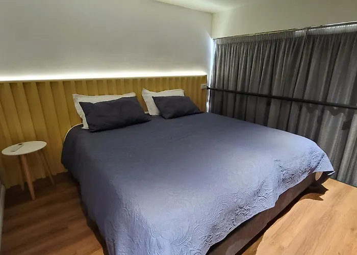 & Pool - 365 地拉那