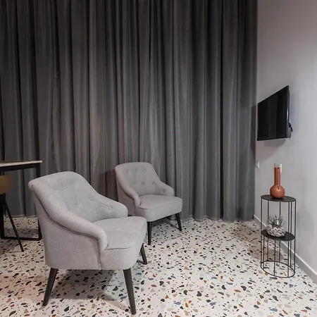 & Pool - 365 * تيرانا