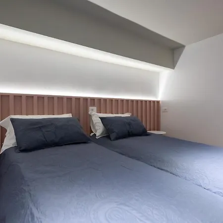 & Pool - 365 تيرانا