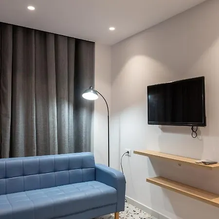 & Pool - 365 شقة تيرانا