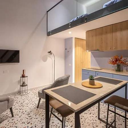 & Pool - 365 تيرانا