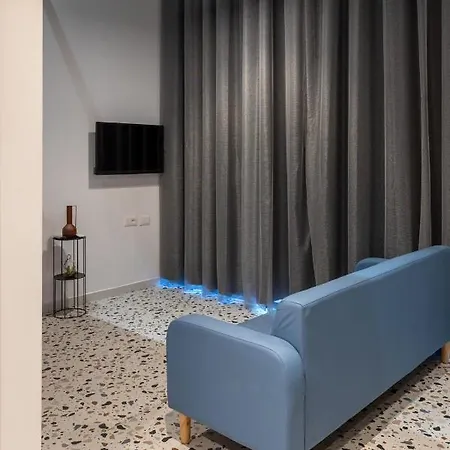 & Pool - 365 تيرانا