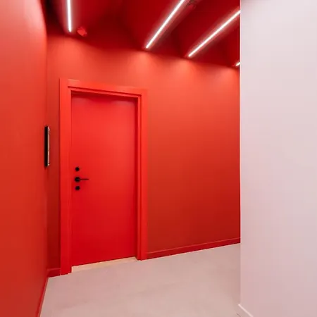 & Pool - 365 تيرانا