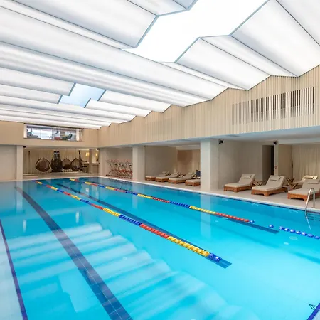 & Pool - 365 تيرانا