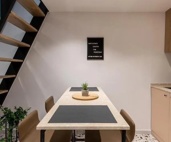 & Pool - 365 Apartment